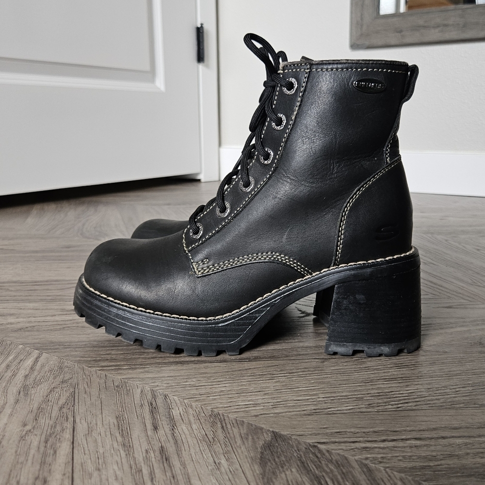 Vintage Skechers Women's Black Boots Size 8 Chunky Heel Lace-up 90s Y2K